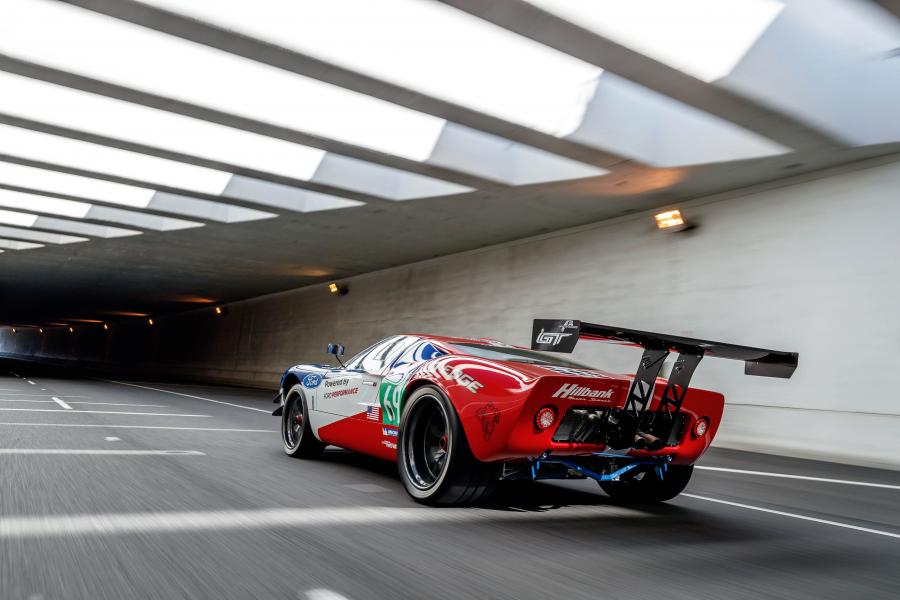  Ford GT40 Future by Superformance 2018 года  (фото 16 из 42)
